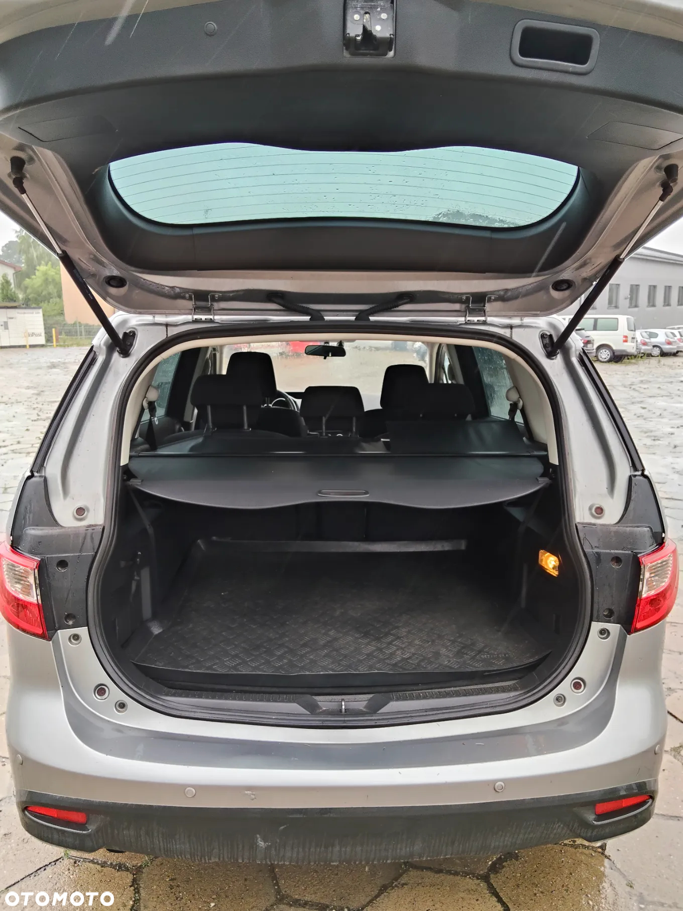 Mazda 5 - 8