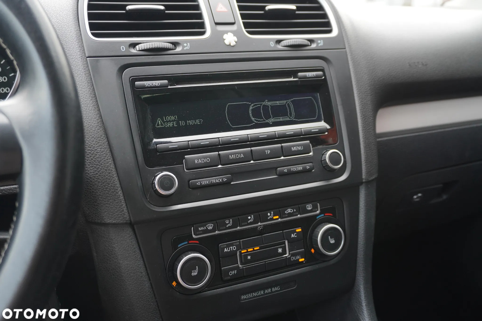 Volkswagen Golf - 28