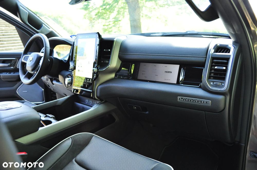 RAM 1500 Laramie Night Premium - 21