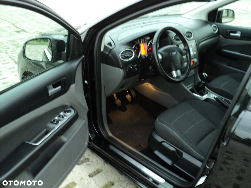 Ford Focus 1.6 Trend - 15