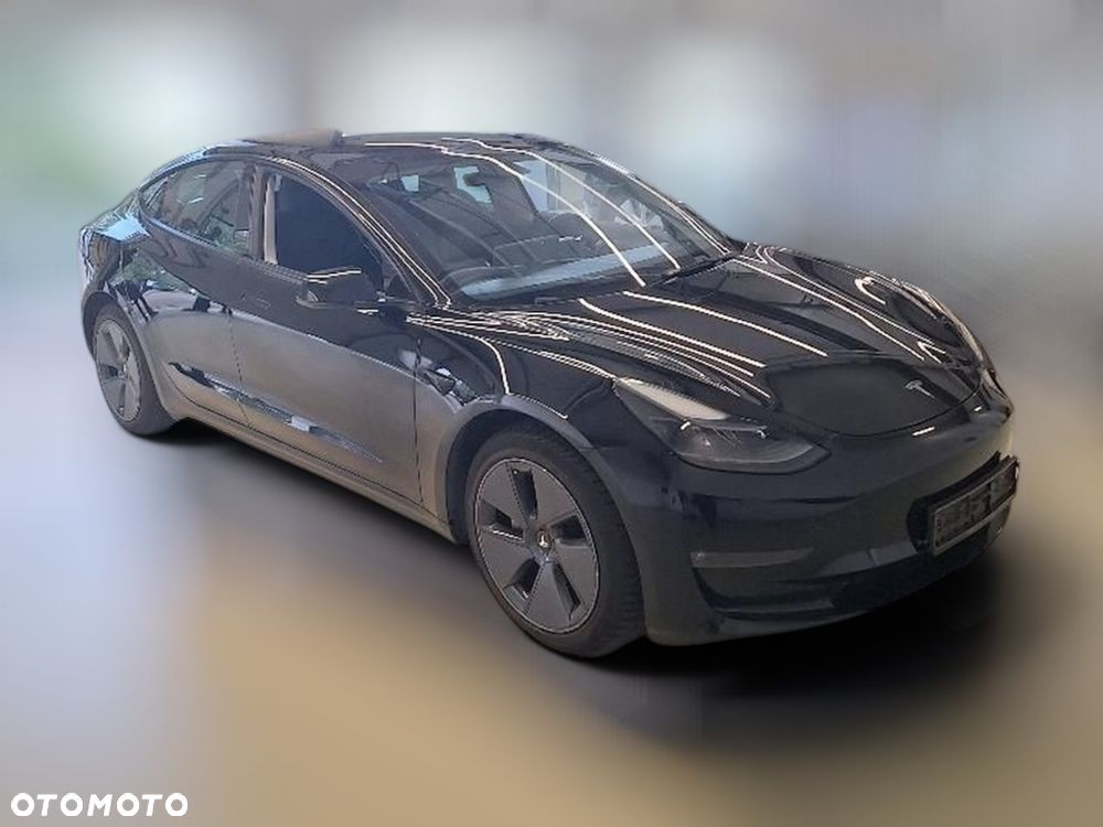 Tesla Model 3 - 7