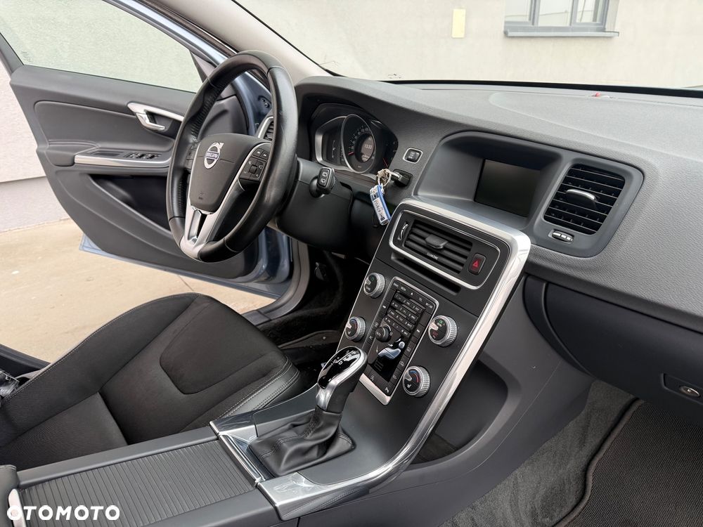 Volvo V60 D4 Drive-E Momentum - 25