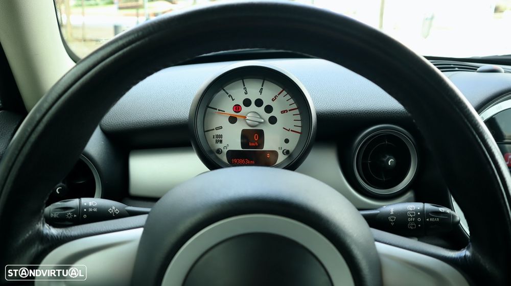 MINI 3 Portas Cooper D - 31