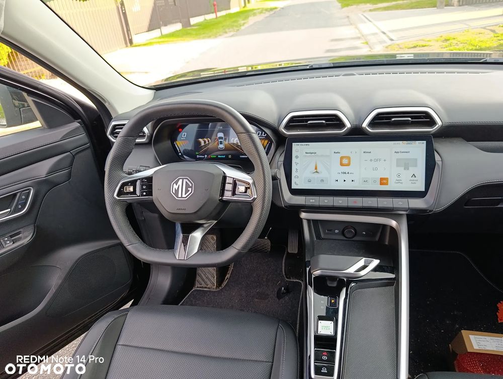 MG ZS - 33
