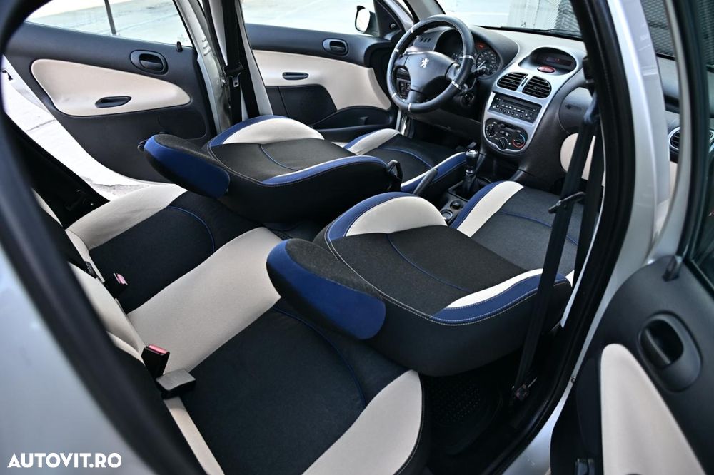 Peugeot 206 1.4E Sedan - 21