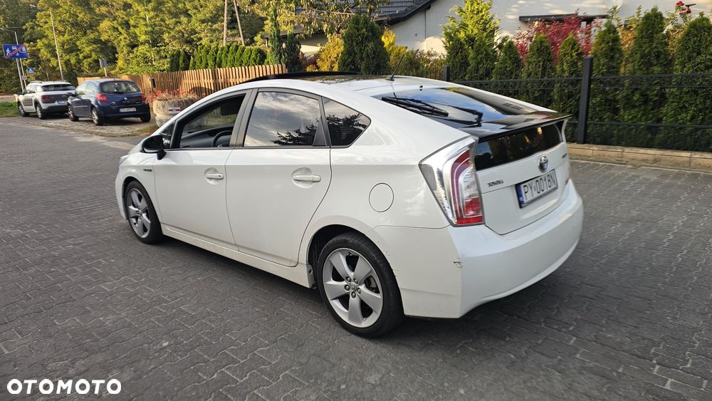 Toyota Prius - 4
