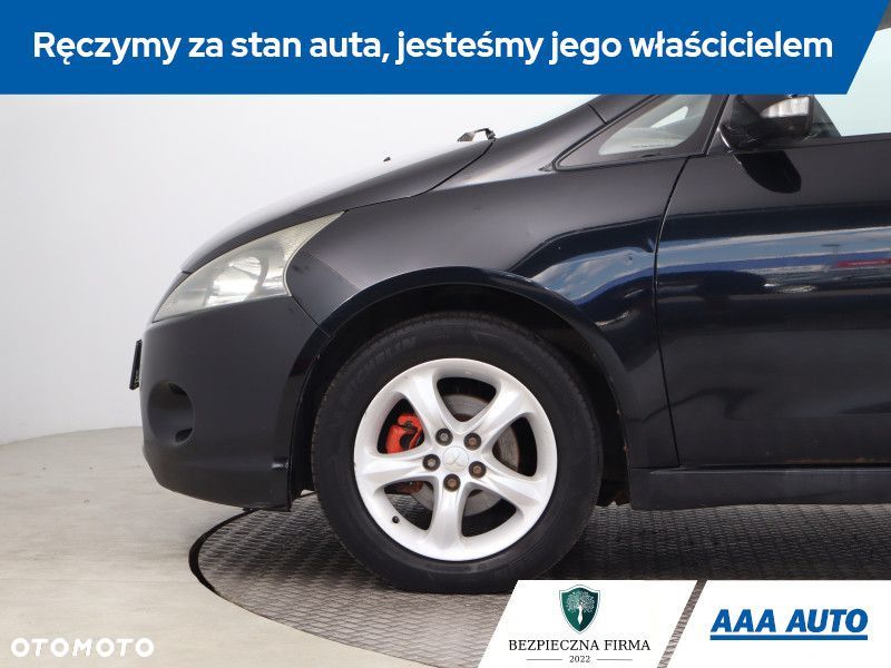 Mitsubishi Grandis - 16