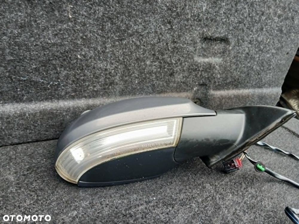 Volkswagen Passat B6 kombi kod lakieru LA7T lusterko prawe - 4