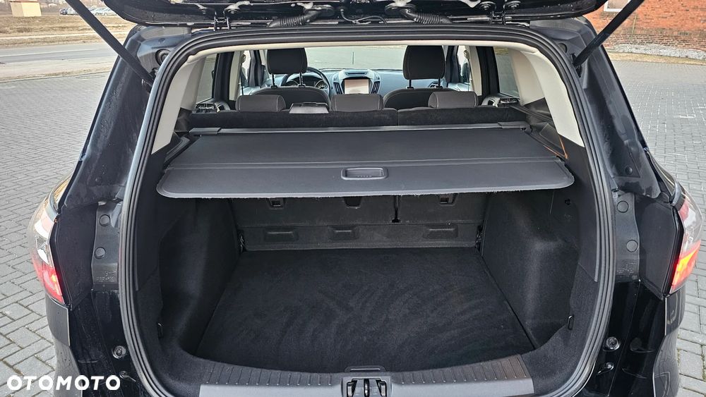 Ford Kuga - 36
