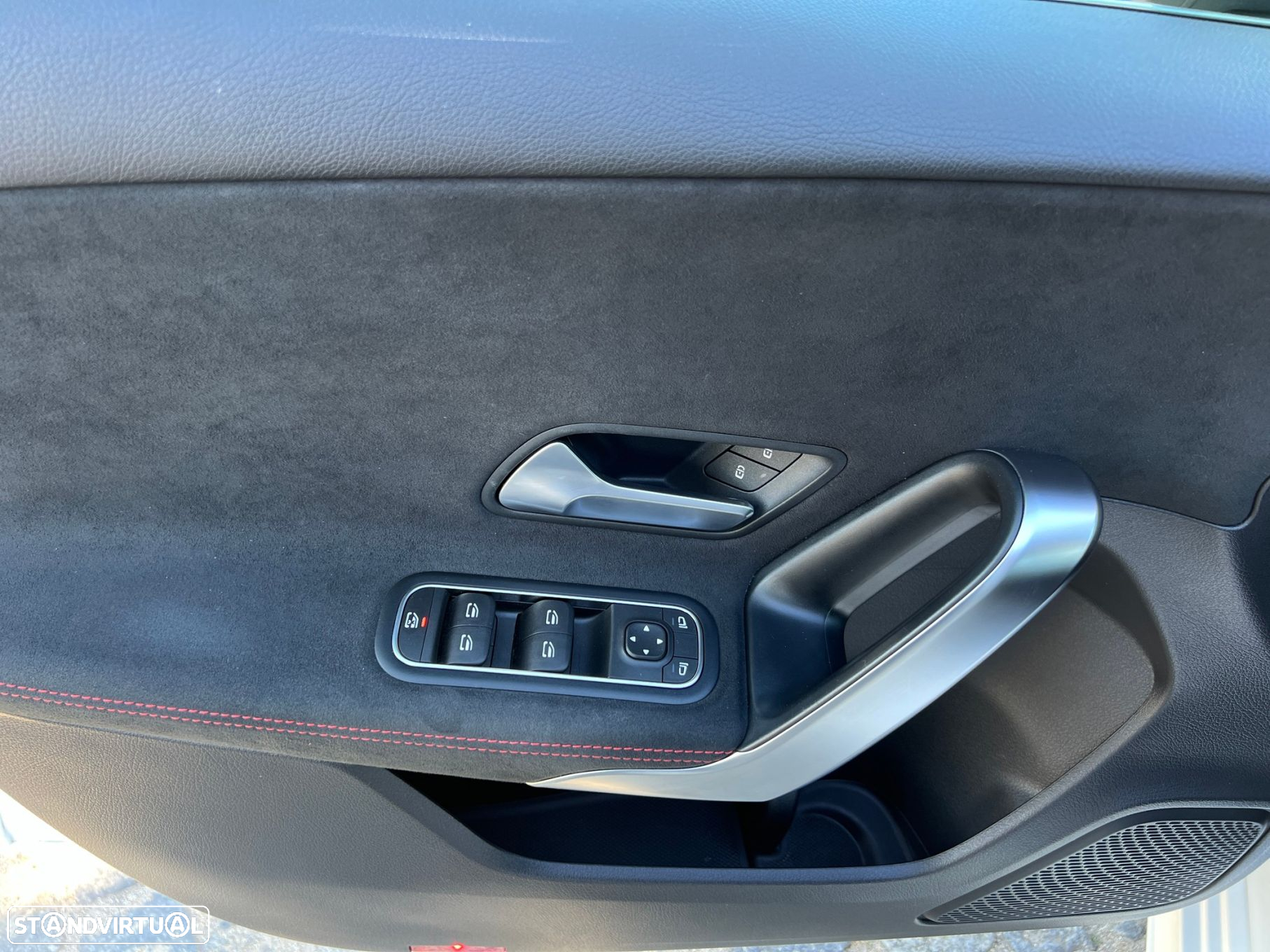 Mercedes-Benz A 180 d AMG Line - 16