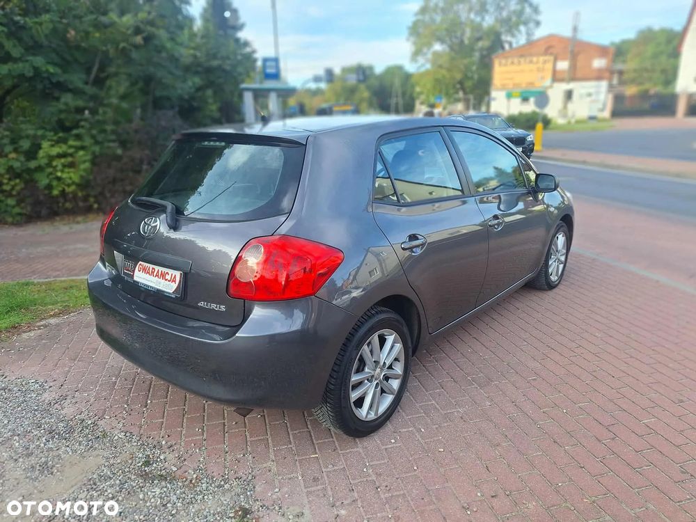 Toyota Auris 1.6 2010 - 9