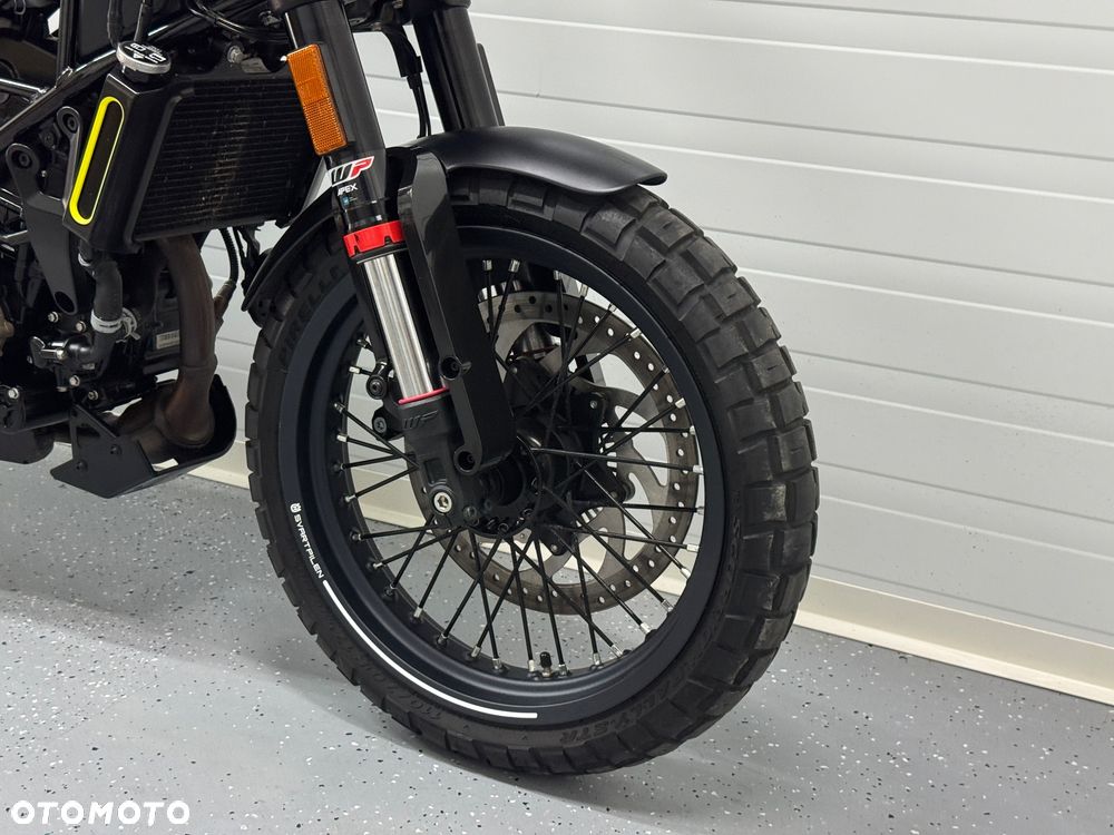 Husqvarna Svartpilen - 10