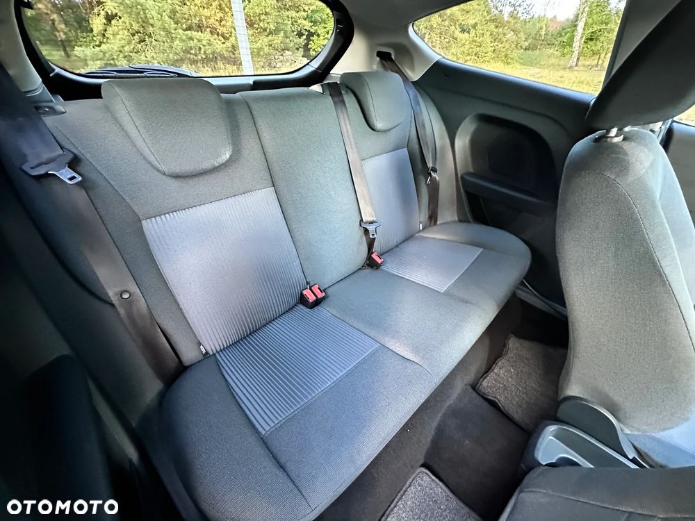 Ford Fiesta 1.25 Ghia - 25