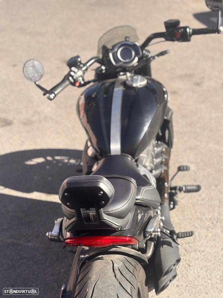 Triumph Rocket Rocket III - 9