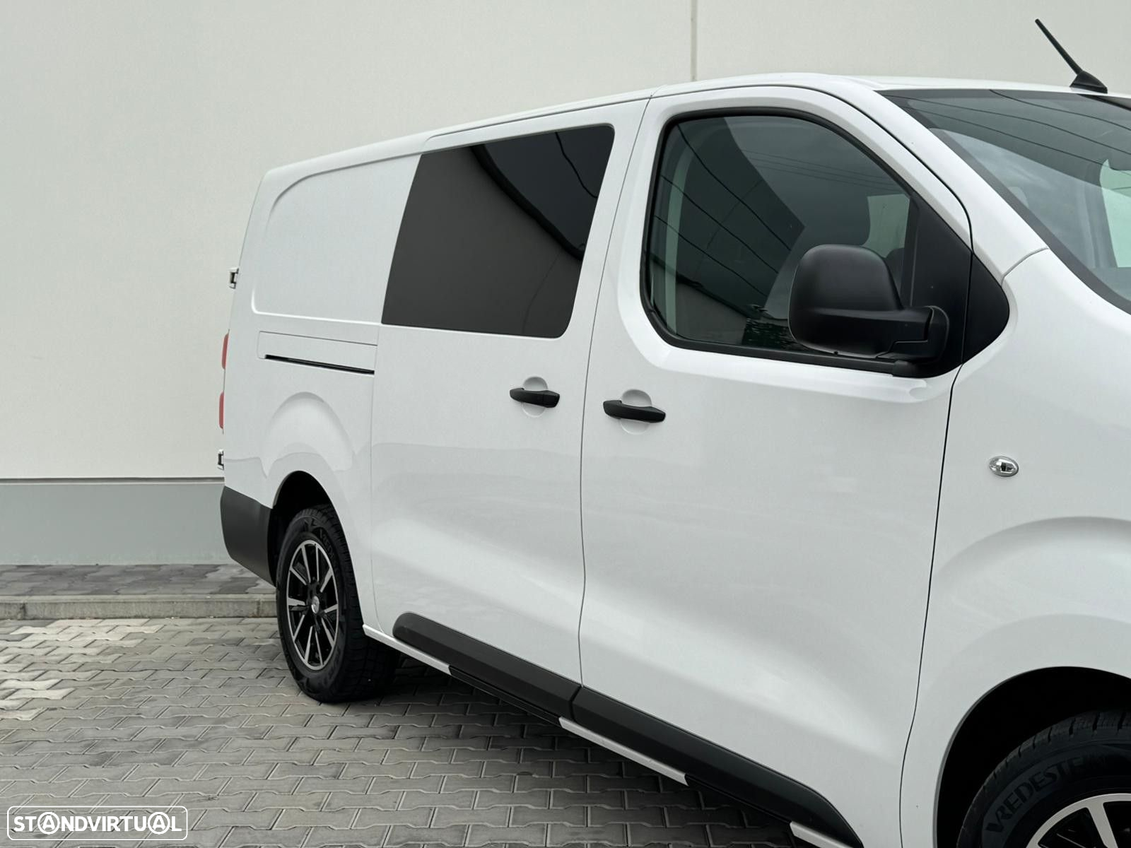 Peugeot Expert 2.0 BlueHDi L2H1 Semi-Vidrado - 15