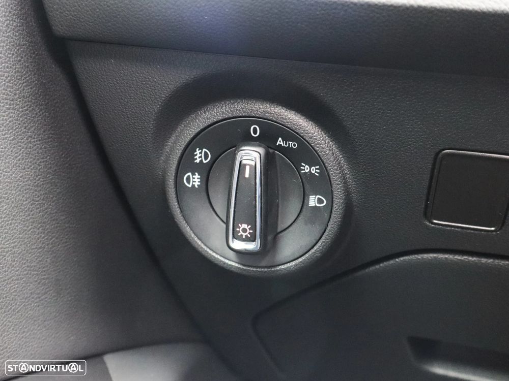 SEAT Leon SC 2.0 TDI DPF S&S DSG FR - 15
