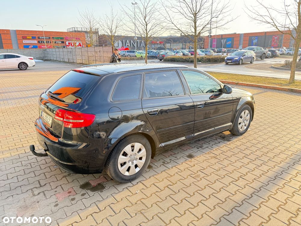 Audi A3 Sportback 1.6 TDI DPF Attraction - 4