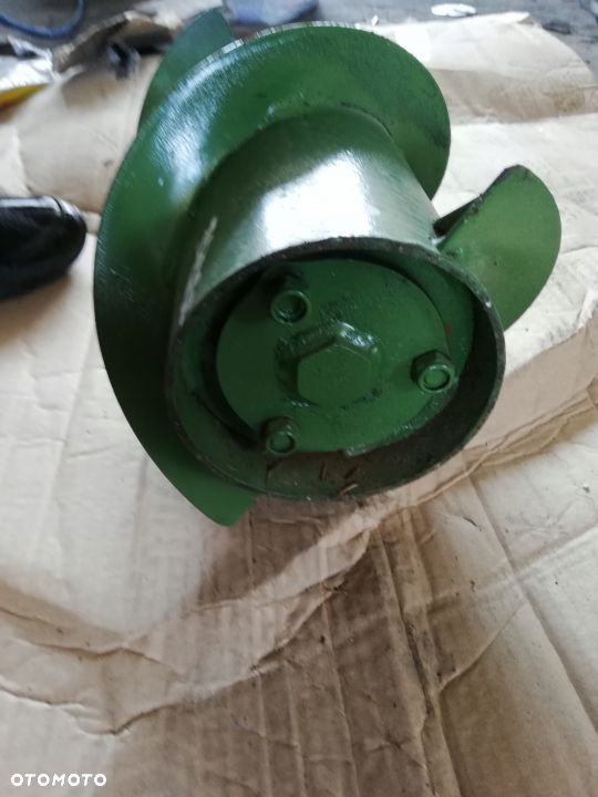 ŚLIMAK BOCZNY PODAJNIK JOHN DEERE 592 Maxicut 08R - 2