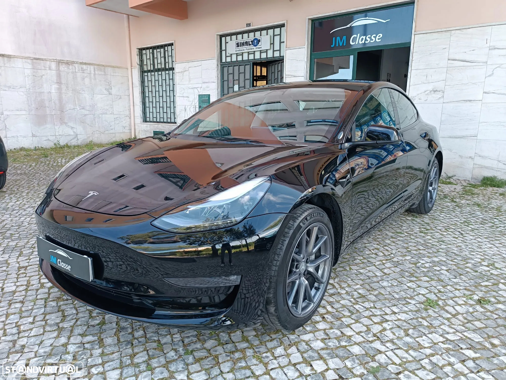 Tesla Model 3 Long Range Tração Traseira - 3