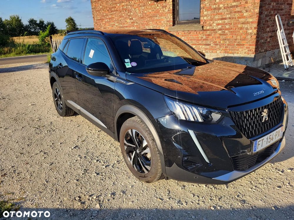 Peugeot 2008 PureTech 130 EAT8 GT - 4