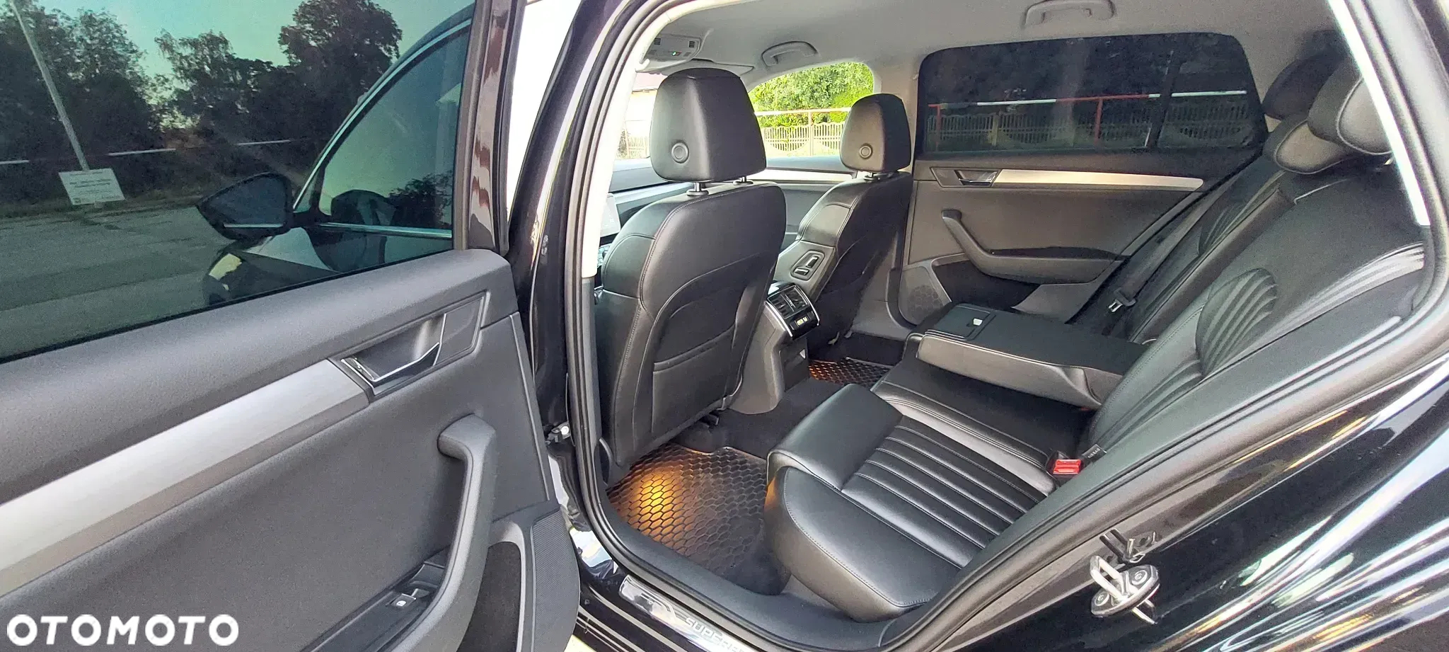 Skoda Superb Combi 1.6 TDI DSG Ambition - 10
