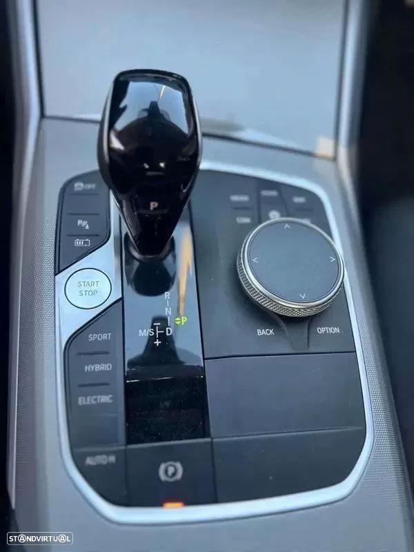 BMW 330 e Touring Line Sport Auto - 11