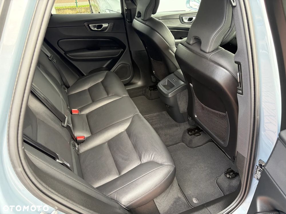 Volvo XC 60 B4 D Core - 17
