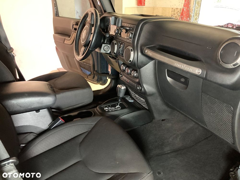 Jeep Wrangler 3.6 Unlim Black Edition II - 18
