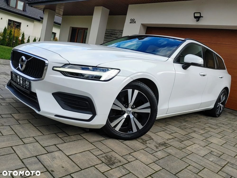 Volvo V60 B3 B Momentum - 1