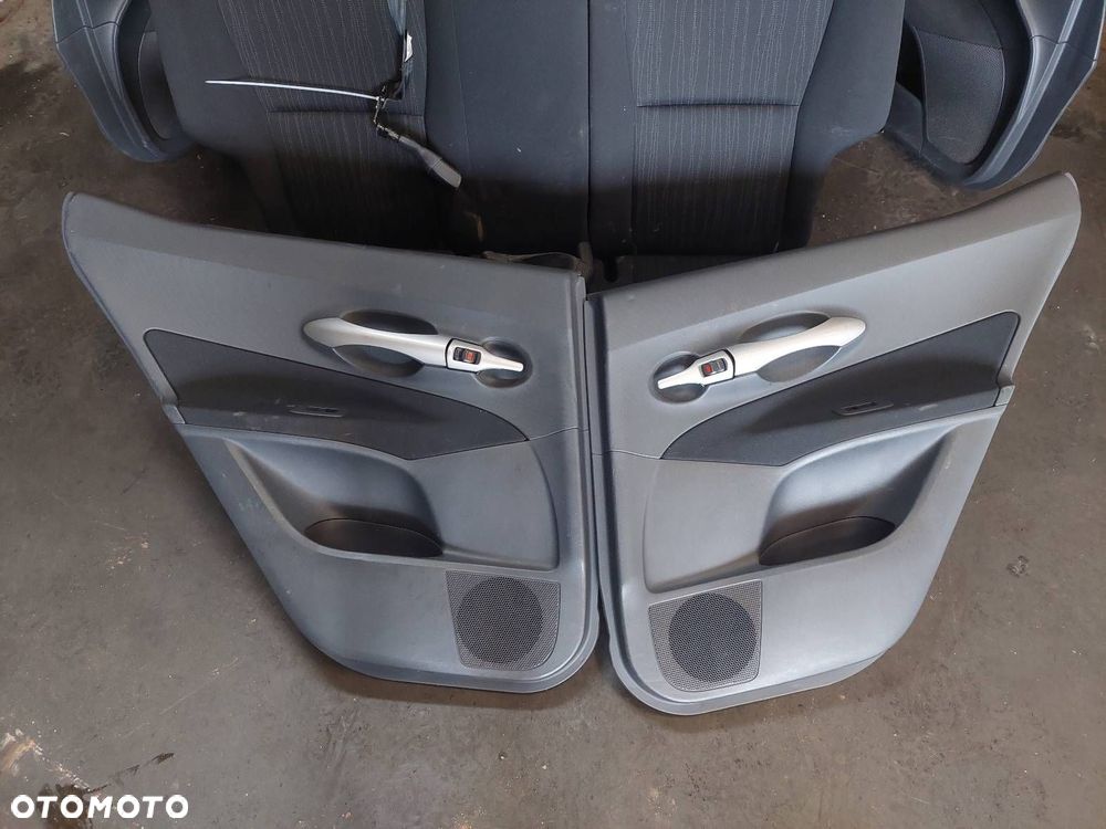 FOTELE KOMPLET LEWY PRAWY KANAPA TYŁ BOCZKI TOYOTA AURIS I HB 5D ID: 236466 - 2