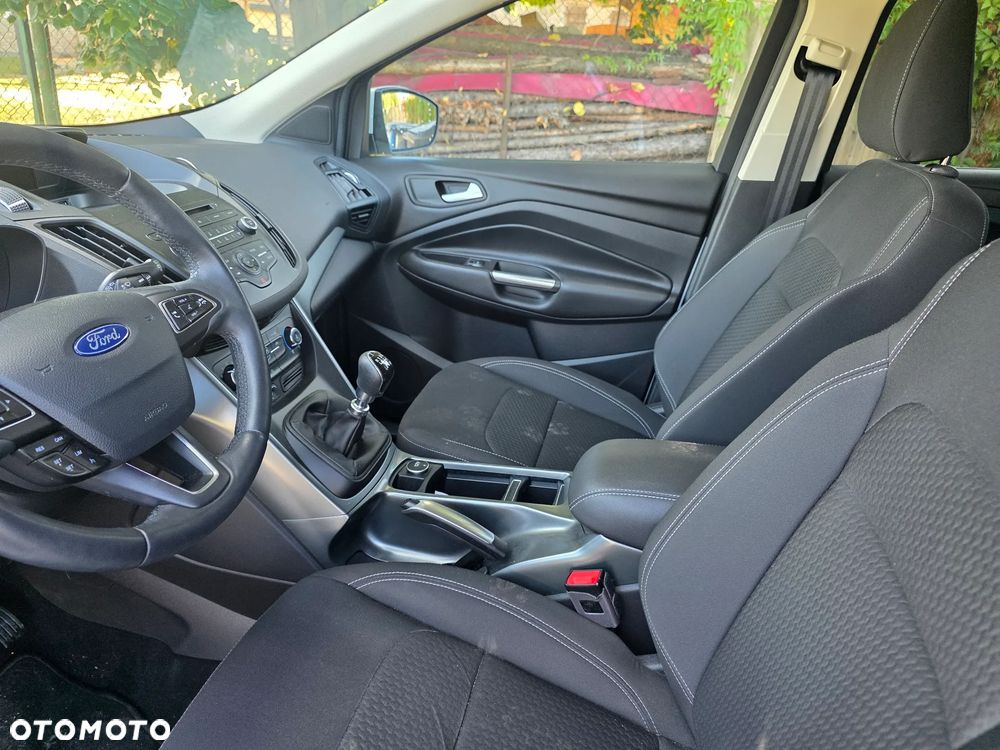 Ford Kuga 1.5 EcoBoost 2x4 Business Edition - 9