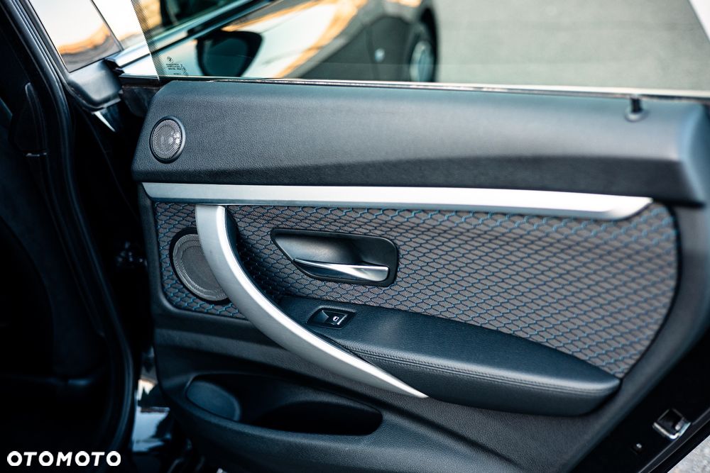 BMW Seria 3 325d M Sport - 10