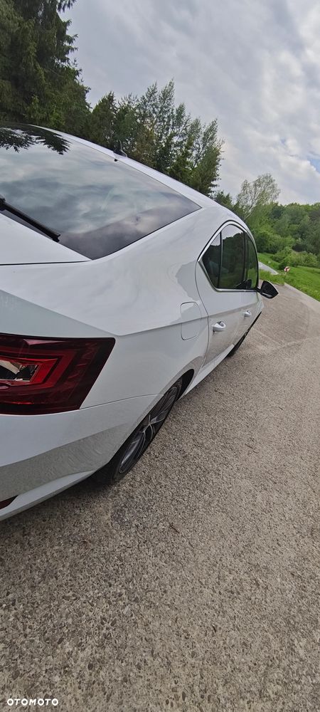 Skoda Superb 1.8 TSI L&K DSG - 32