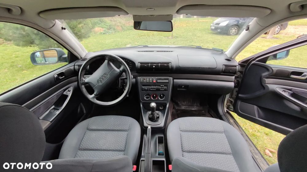 Audi A4 Limousine - 8