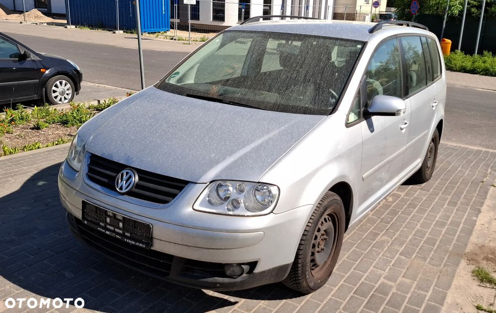 Volkswagen Touran - 1