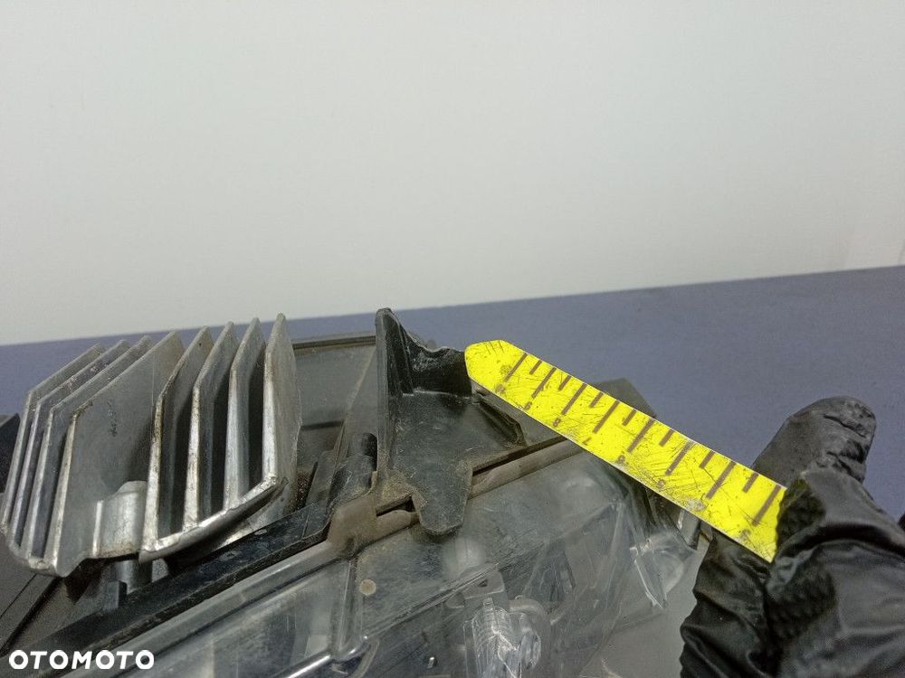 BMW 5 F10 F11  REFLEKTOR PRAWY XENON HELLA 1EL010131-52 EU - 11