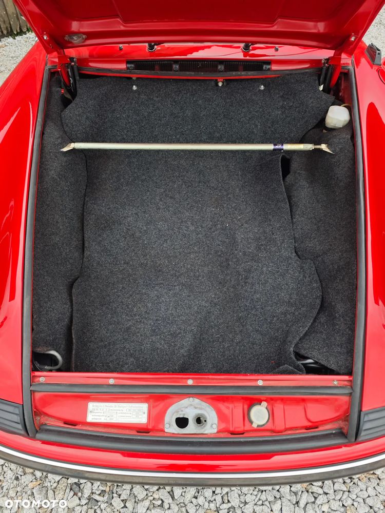 Porsche 911 - 18