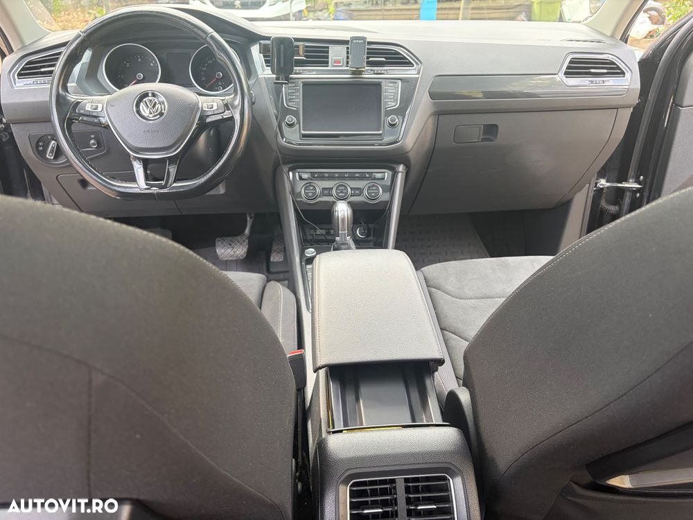 Volkswagen Tiguan - 12