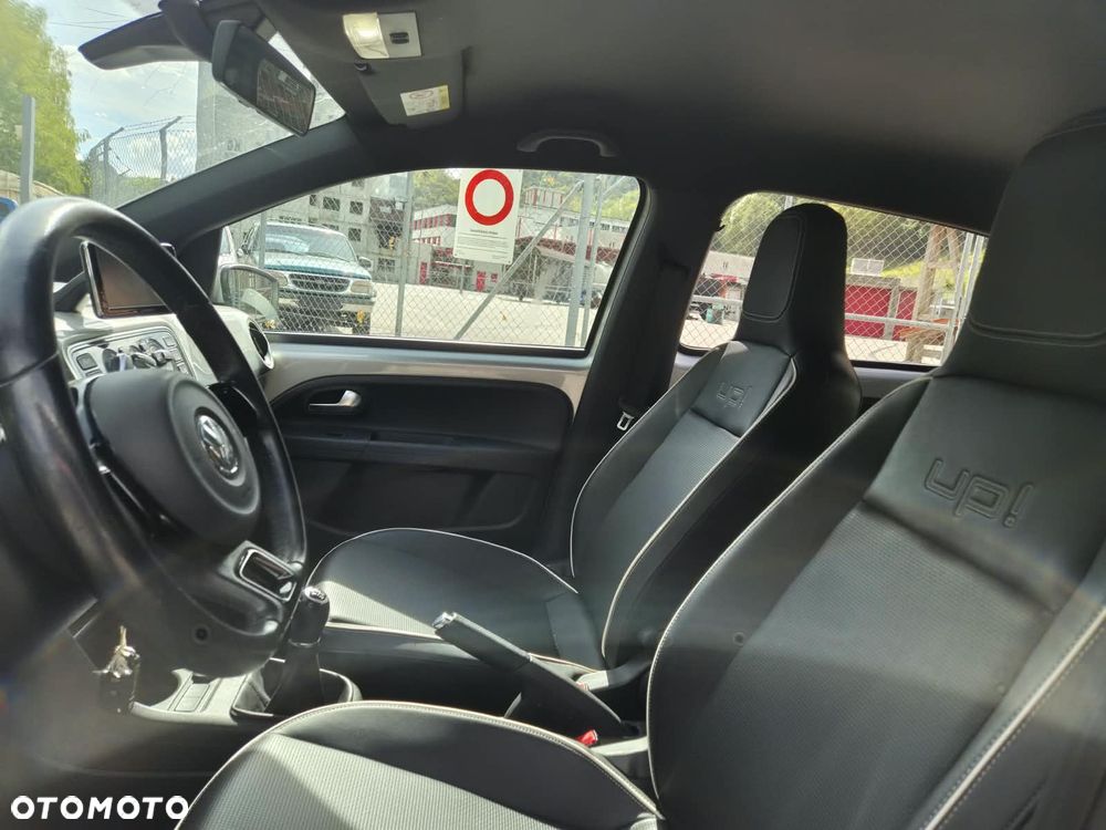 Volkswagen up! 2016
