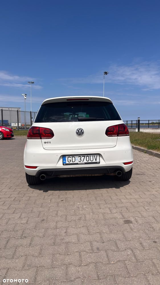 Volkswagen Golf - 8
