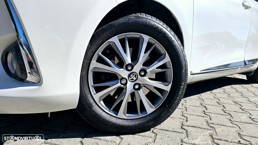 Toyota Yaris 1.5 HSD 20 Anos - 14