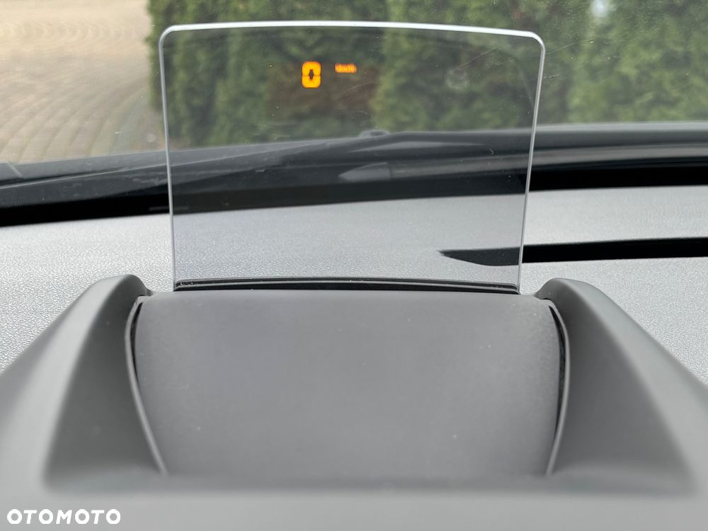 Peugeot 5008 1.6 THP Family 7os - 21