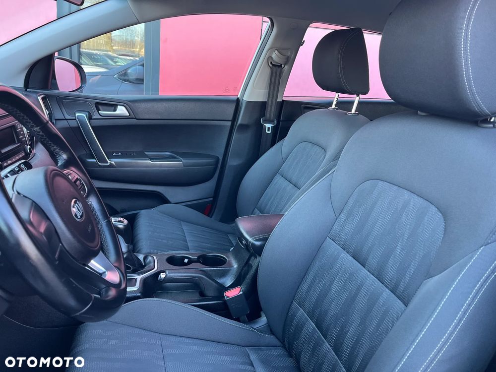 Kia Sportage 1.6 GDI Black Edition 2WD - 12