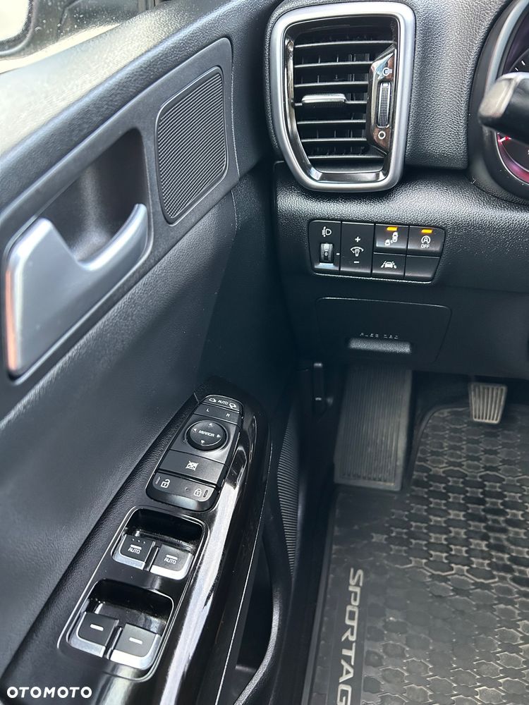 Kia Sportage 1.6 GDI Black Edition 2WD - 30