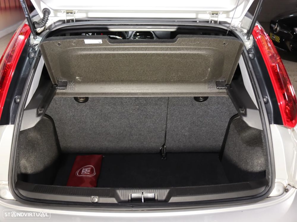 Fiat Punto 1.3 M-Jet Lounge S&S - 11