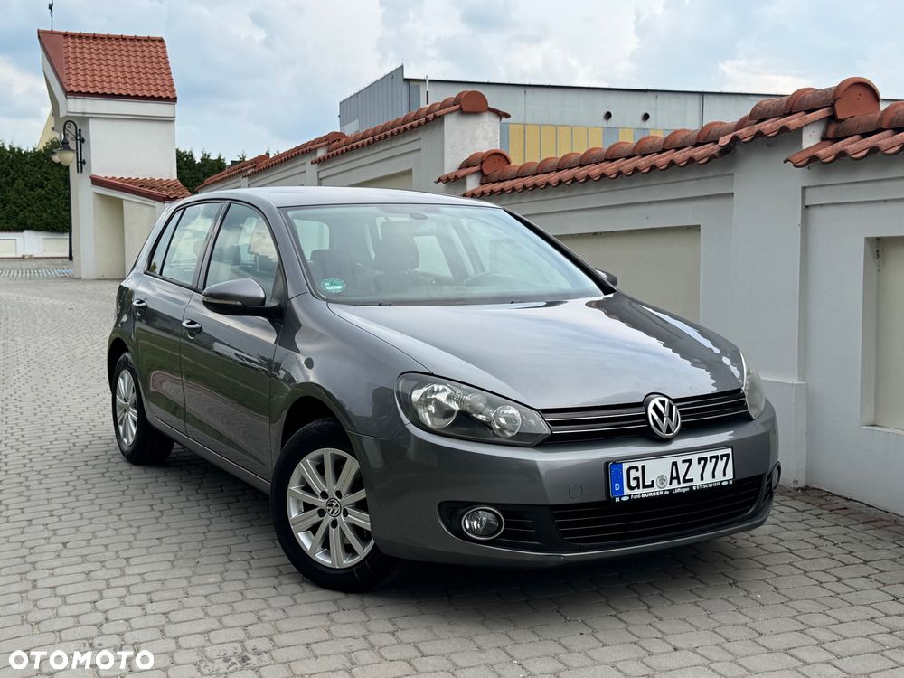 Volkswagen Golf - 1