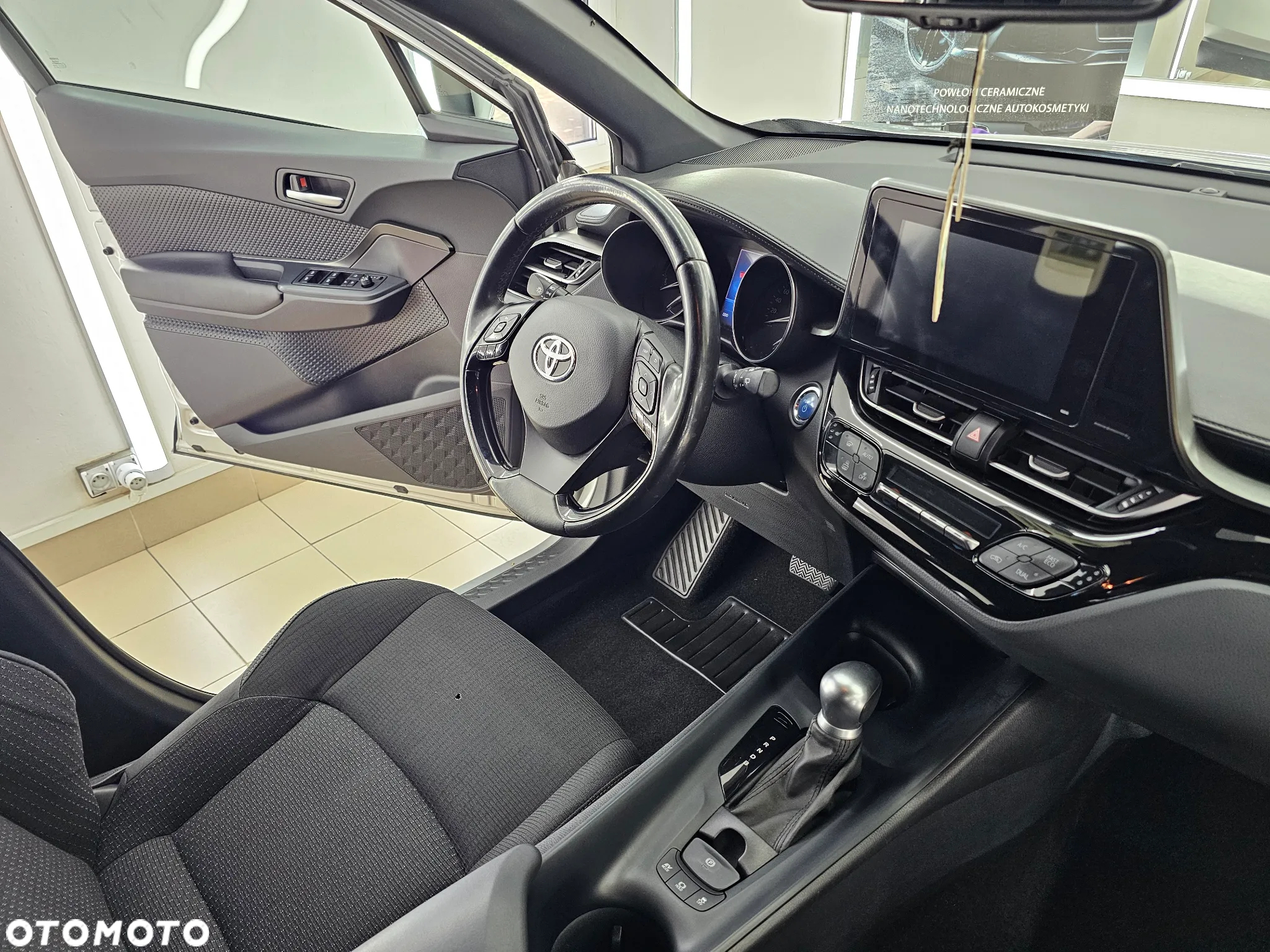 Toyota C-HR - 10