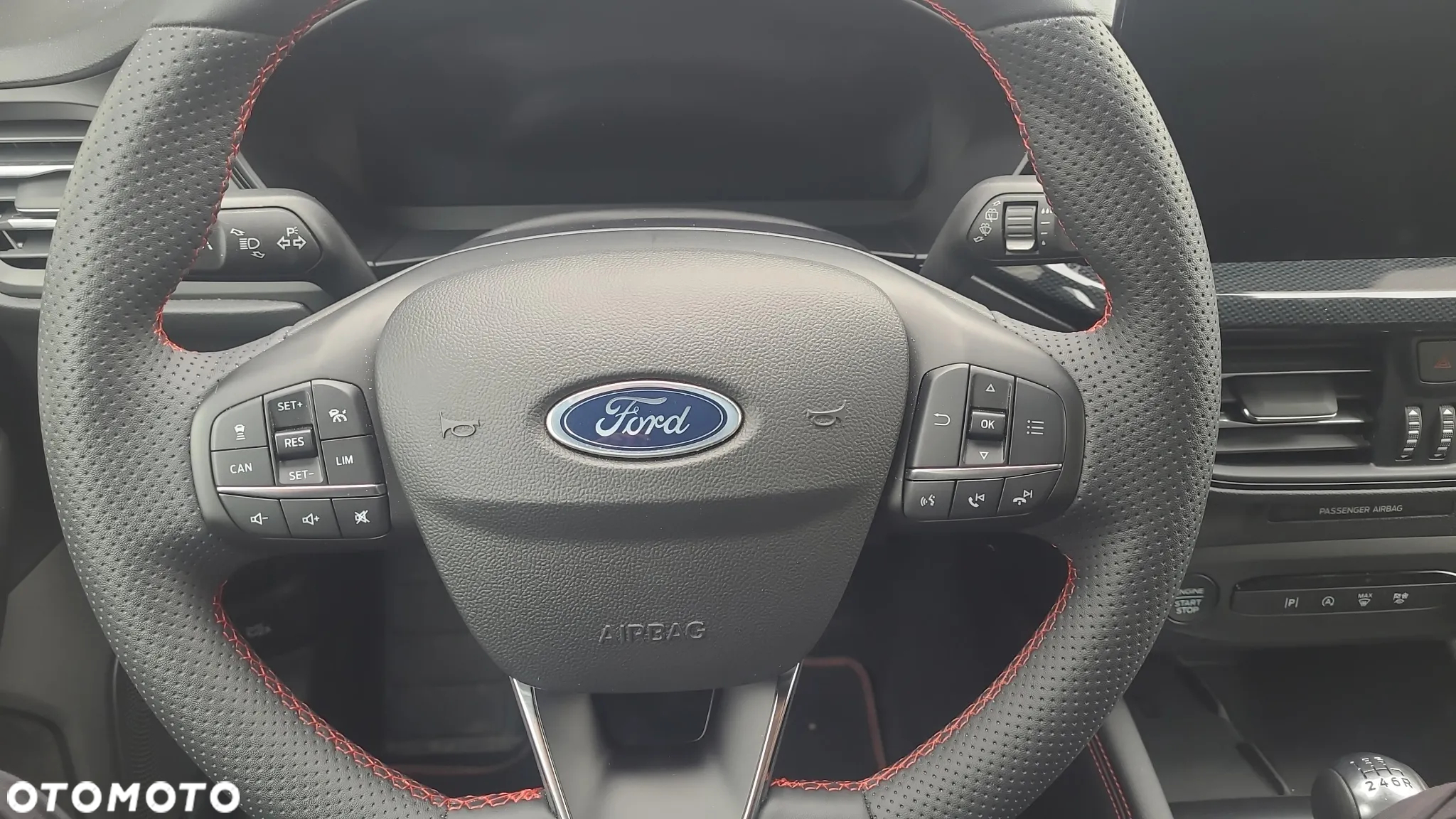Ford Focus 1.0 EcoBoost mHEV ST-Line X - 14