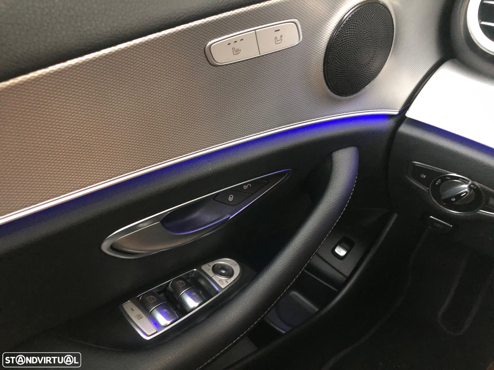 Mercedes-Benz E 220 d Exclusive - 28