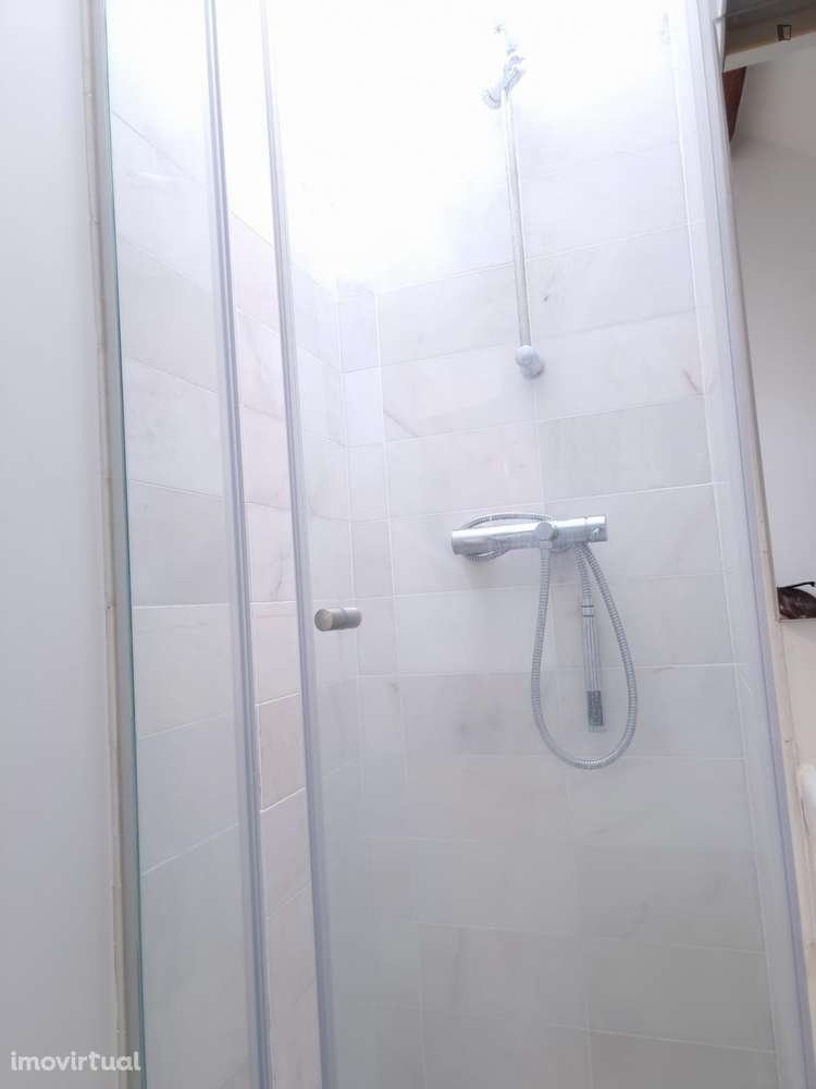 Estúdio - localizado em Montes Claros Coimbra - Grande imagem: 4/20